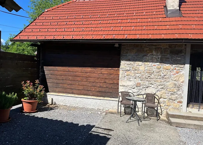 Hisa Suzana * Crnomelj